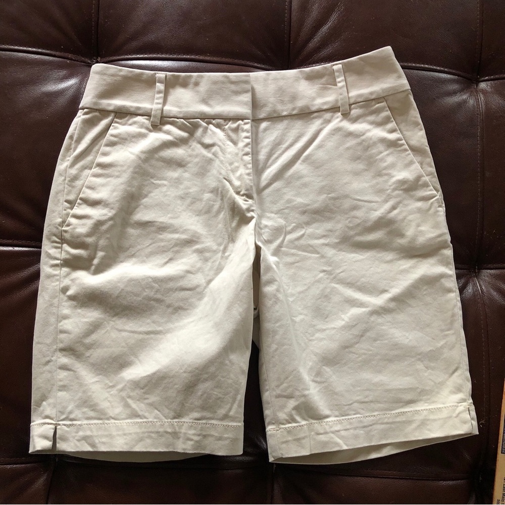 Loft Riviera short size 2 khaki